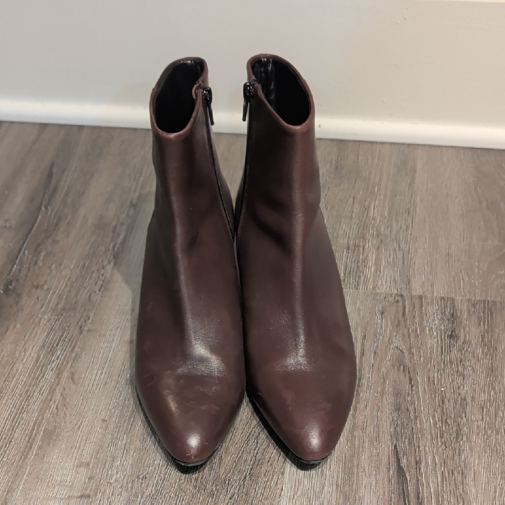 Chic Maroon Ankle Booties